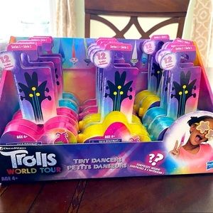 Trolls World Tour Tiny Dancers SERIES 1 Surprise Bundle